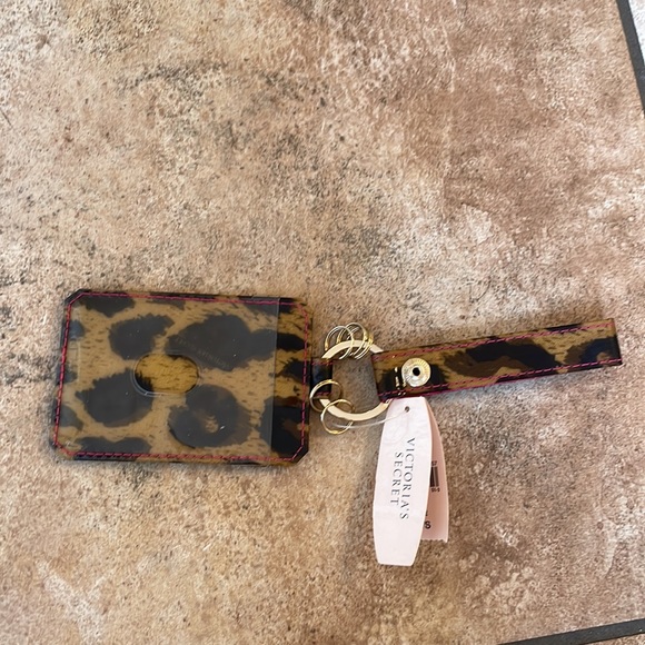 Victoria Secret Keychain NWT - Picture 2 of 4